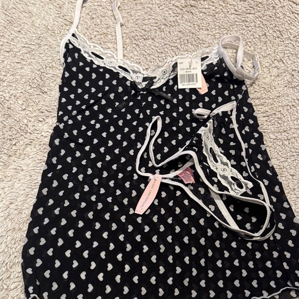 Black and White Heart Patterned Camisole set. Size M, with tags.